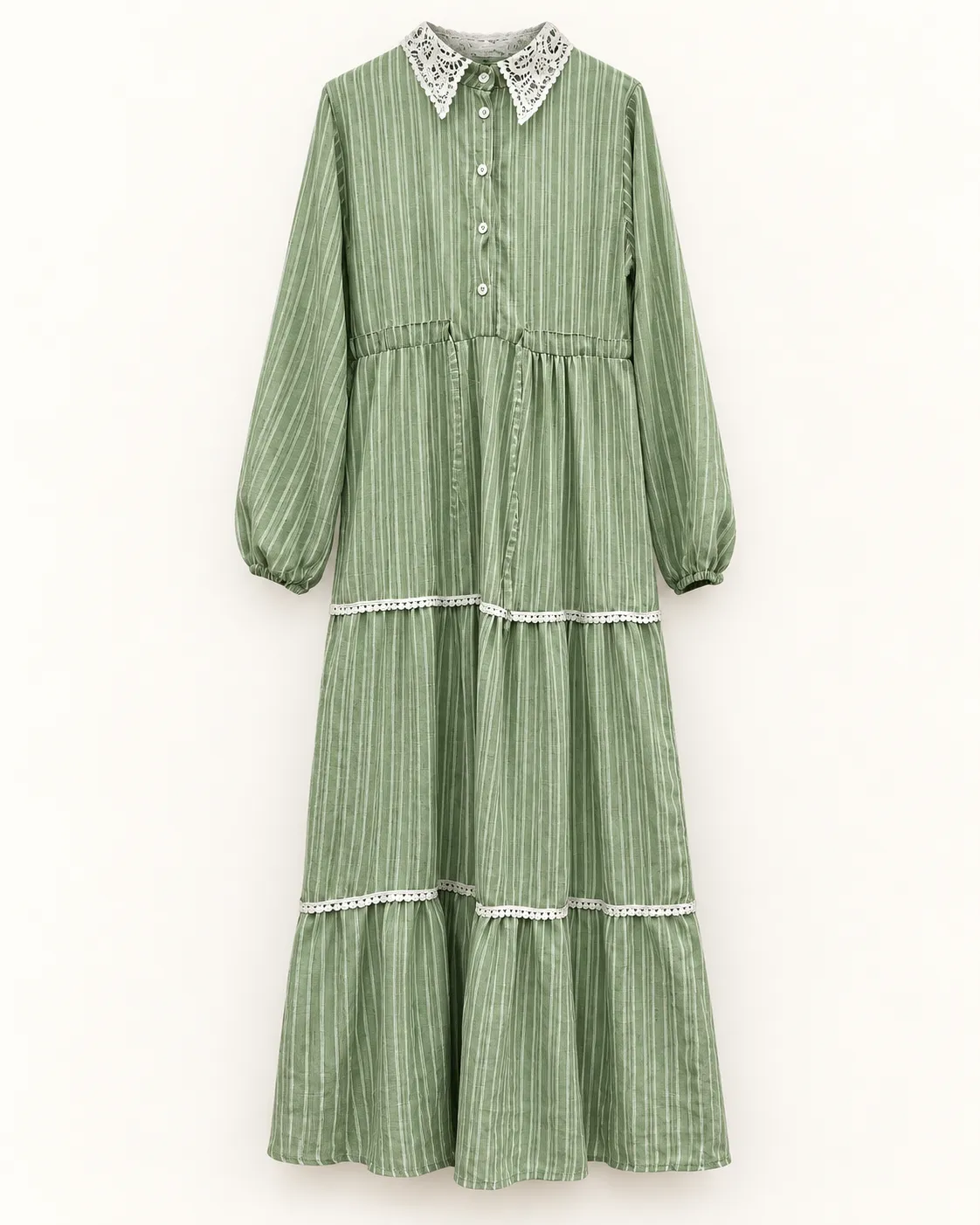 Robe longue rayée vert sauge à col dentelle