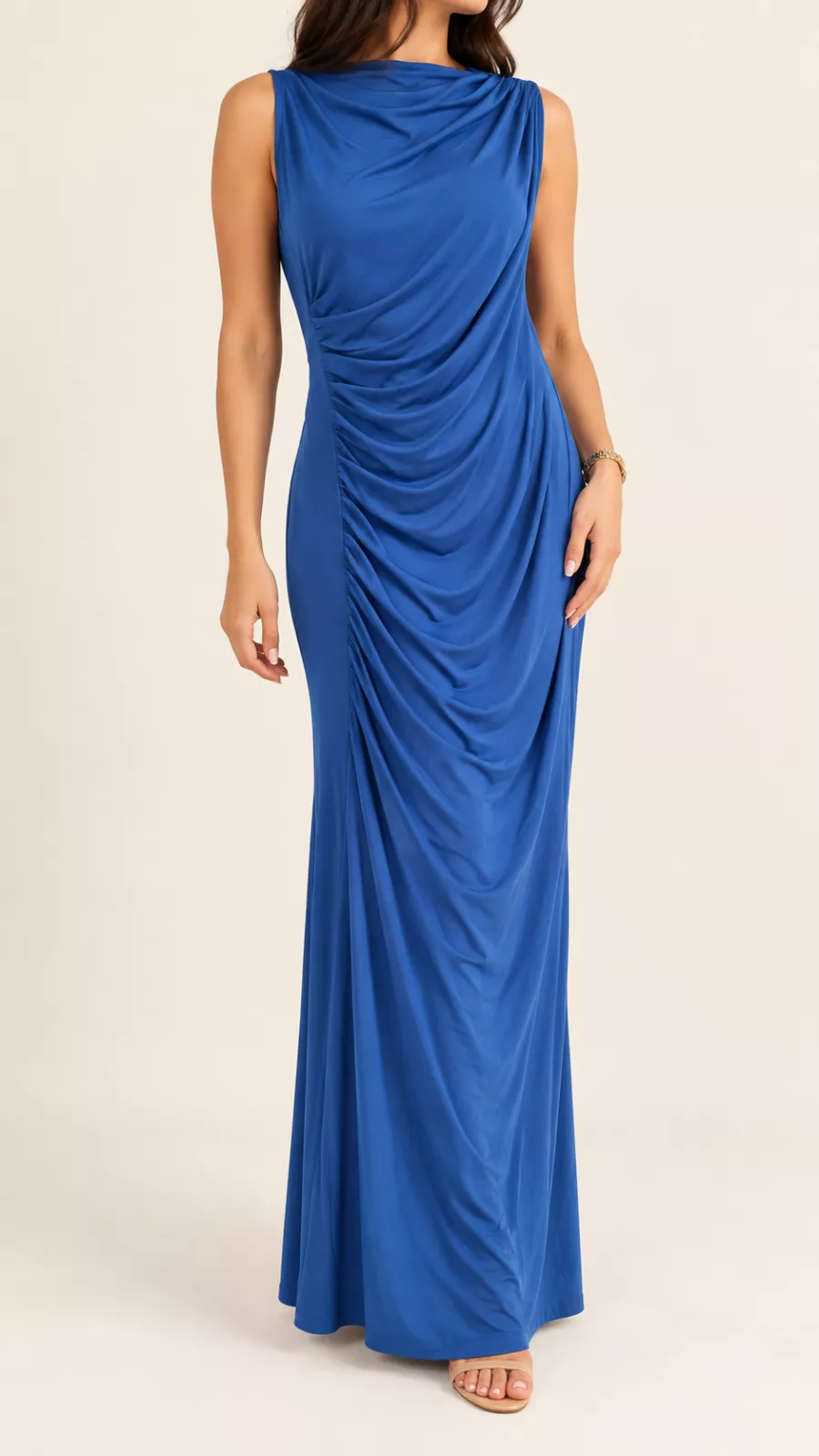 Robe longue drapée bleue sans manches