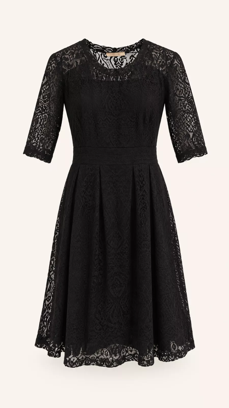 Robe noire élégante en dentelle